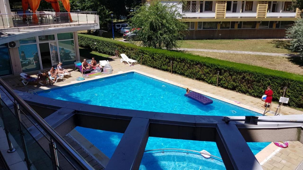 Piano Bar Holidays Apartments مامايا المظهر الخارجي الصورة