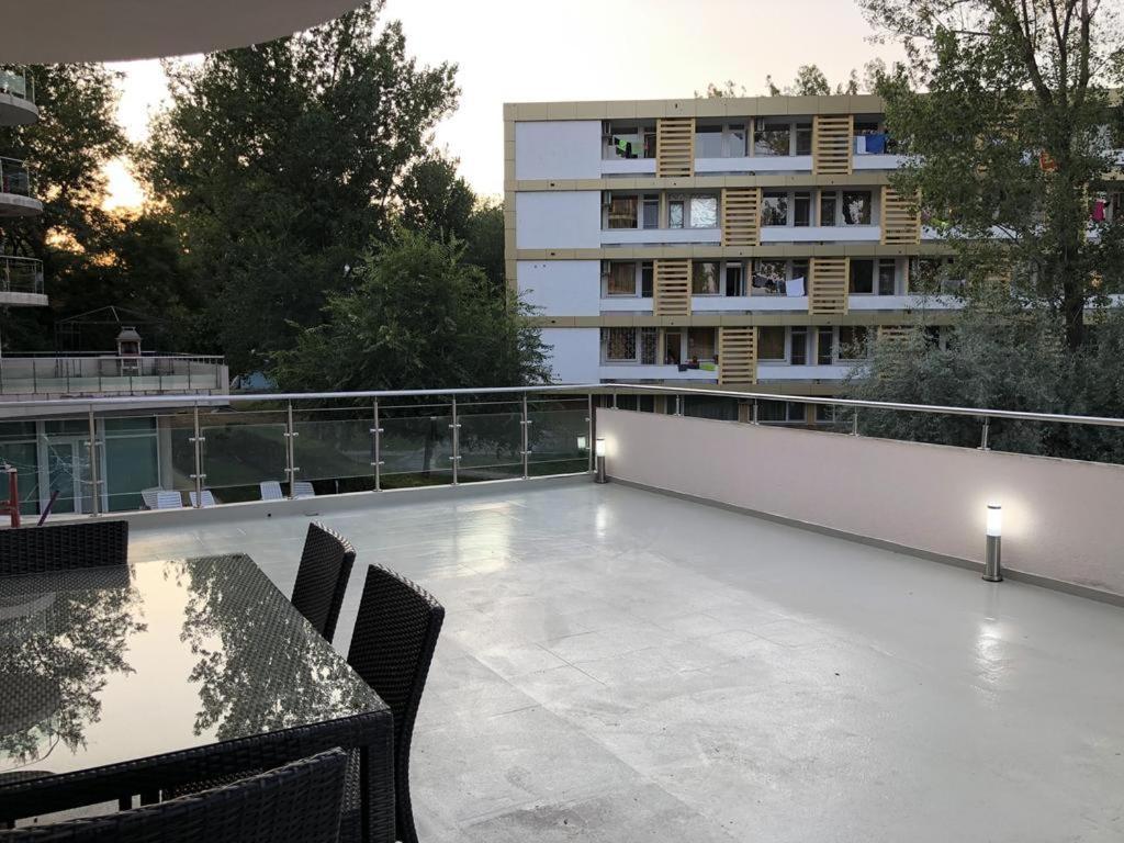 Piano Bar Holidays Apartments مامايا المظهر الخارجي الصورة