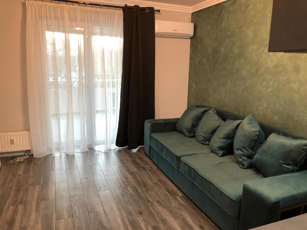 Piano Bar Holidays Apartments مامايا المظهر الخارجي الصورة
