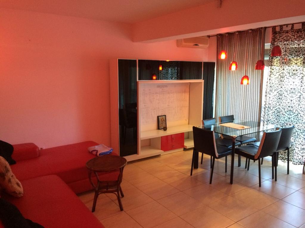 Piano Bar Holidays Apartments مامايا المظهر الخارجي الصورة